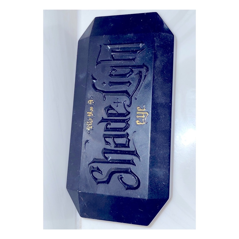 Kay Von D (KVD) Shade & Light Plum Palette